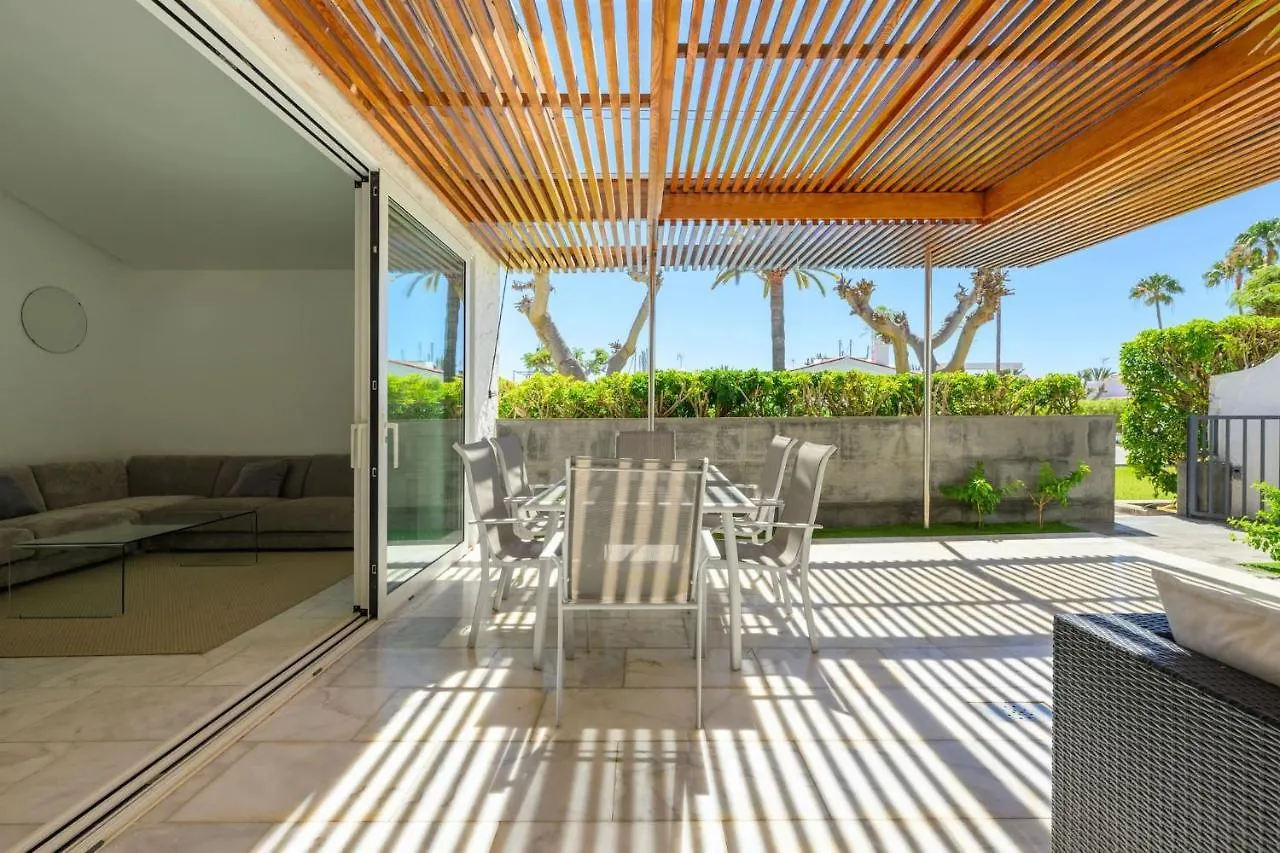 Farovela Suites Pasito Blanco