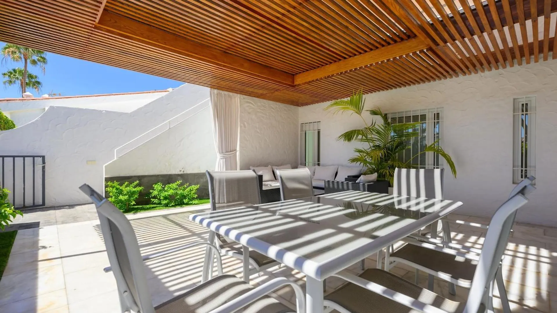 Holiday home Farovela Suites Pasito Blanco Spain