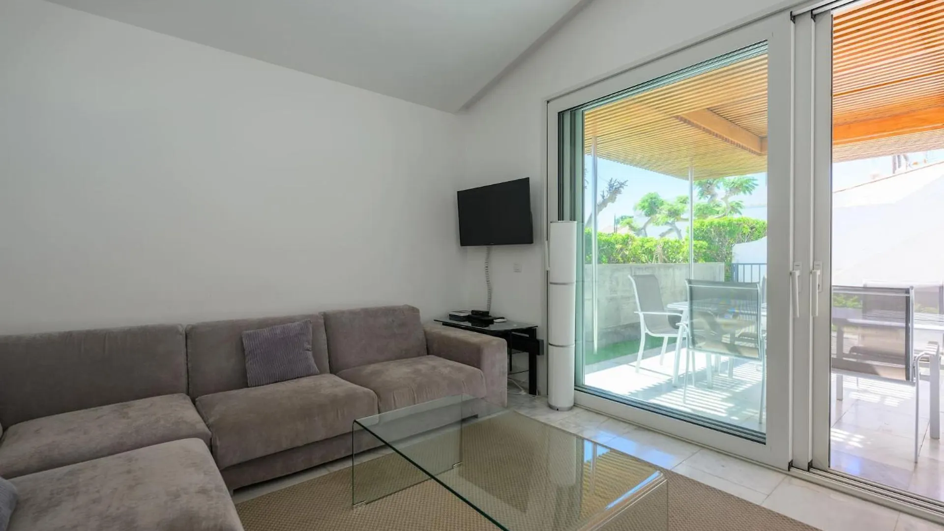 Farovela Suites Pasito Blanco