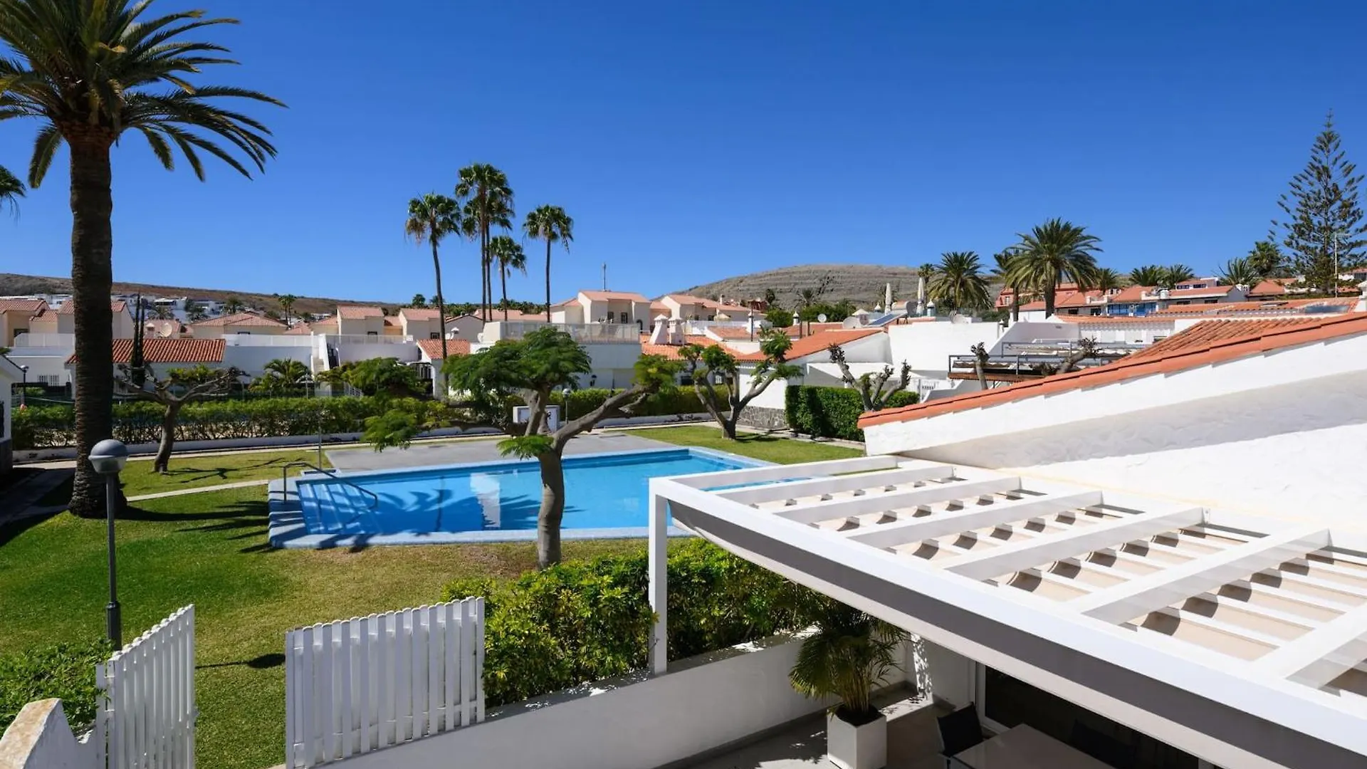 Farovela Suites Pasito Blanco